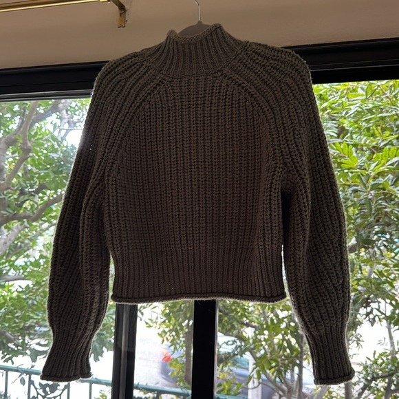 Olive green sweater - Picture 2 of 2